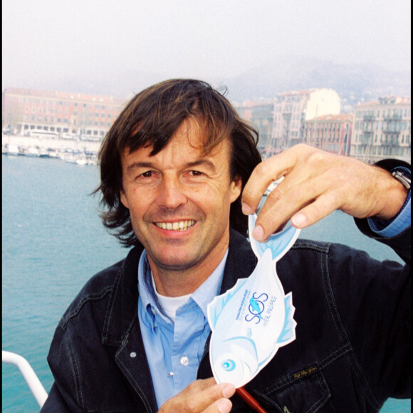 Nicolas Hulot lors de la campagne SOS Mer propre en 1999