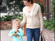 Jennifer Garner ne lâche pas son luxueux sac, tandis que sa fille Violet... prépare son entrée à la Maison Blanche !