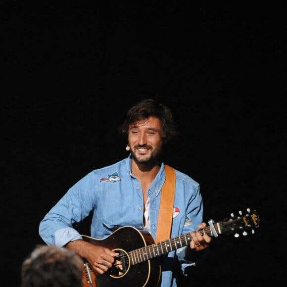 Exclusif -  Laury Thilleman, son mari Juan Arbelaez et Jérémy Frérot - Surprises - Enregistrement de l'émission "La Chanson secrète 9" à la Seine musicale à Paris, diffusée le 27 novembre sur TF1 à 21h05 © Gaffiot-Moreau / Bestimage 