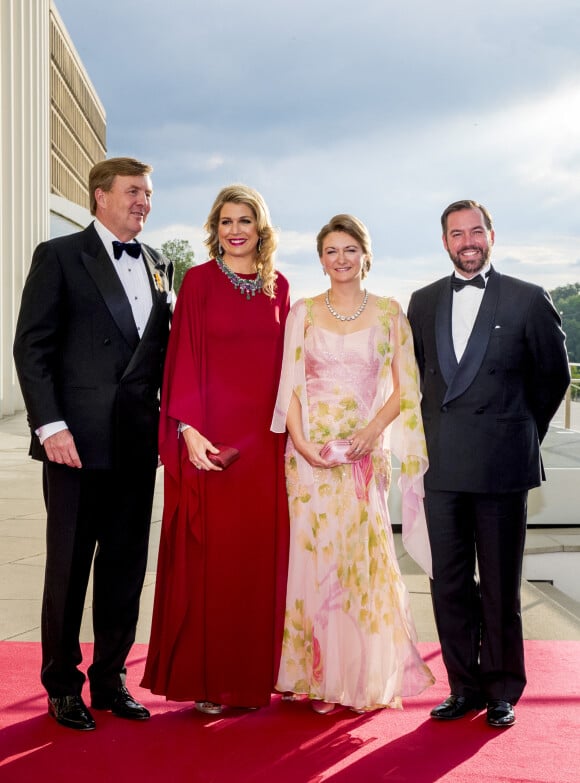 Le roi Willem-Alexander et la reine Maxima des Pays-Bas, le prince Guillaume et la comtesse Stephanie de Lannoy - Le couple royal des Pays-Bas à leur arrivée à la philharmonie, à l'occasion de leur visite officielle de 3 jours au Luxembourg. Le 24 mai 2018