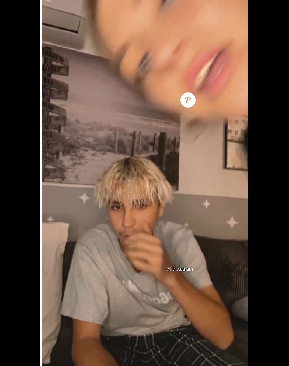 Léo Pellissard avec sa maman Amandine ("Familles nombreuses") lors d'un live Instagram organisé le 30 novembre 2021