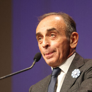 Eric Zemmour fait la promotion de son dernier livre "La France n'a pas dit son dernier mot" lors d'un meeting-dédicace au Palais des Congrès à Bordeaux, France, le 12 novembre 2021. © Jean-Marc Lhomer/Bestimage