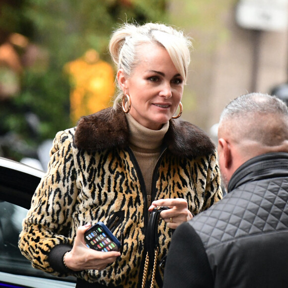 Exclusif - Laeticia Hallyday est allée au studio Guillaume Tell à Suresnes, le studio où Johnny enregistrait, avant d'aller à l'hôtel Costes à Paris, plus tôt ce mois-ci.