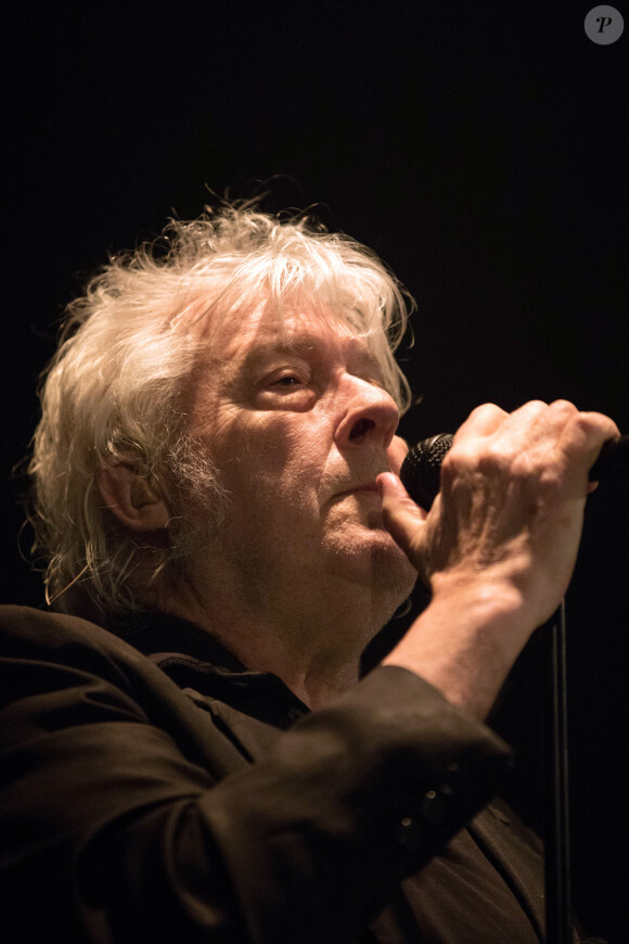 Le chanteur Arno en concert au Trianon à Paris le 11 février 2020. © Jérémy Melloul / Bestimage