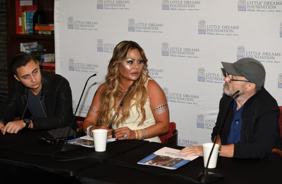Phil Collins, sa femme Orianne Collins et son fils Nick Collins à la conférence de presse de Little Dreams Foundation au Satai à Miami, le 2 octobre 2018.