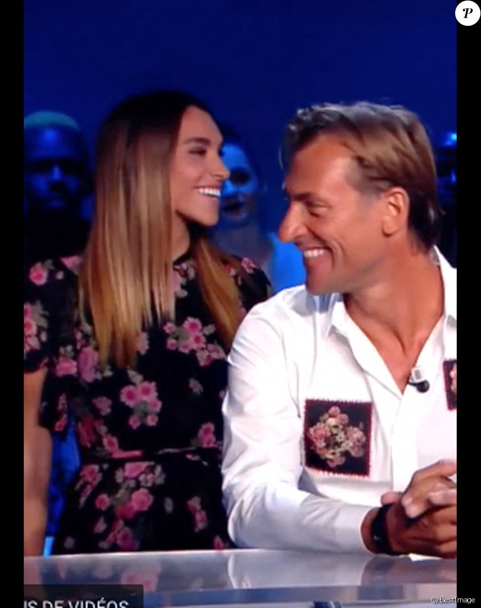 Archives - Candide Renard et son père Hervé Renard sur le plateau de l'émission Télé Foot sur TF1 à Paris le 19 novembre 2017