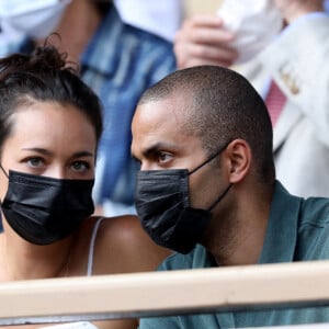 Alizé Lim et son compagnon Tony Parker dans les tribunes des Internationaux de France de Roland Garros à Paris le 11 juin 2021. © Dominique Jacovides / Bestimage