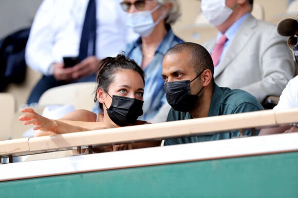Alizé Lim et son compagnon Tony Parker dans les tribunes des Internationaux de France de Roland Garros à Paris le 11 juin 2021. © Dominique Jacovides / Bestimage