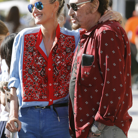 Johnny Hallyday avec sa femme Laeticia à Santa Monica, le 1er avril 2017.
