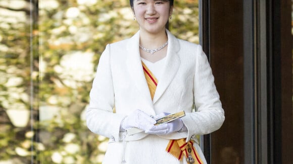 Aiko du Japon a 20 ans : la princesse dégaine une tiare en diamants et une robe impériale