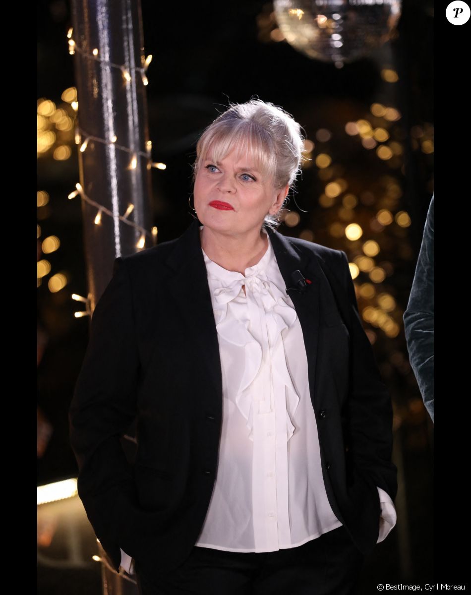 Exclusif - Isabelle Nanty lors de l'enregistrement de l'émission "Toute la musique qu'on aime" présentée par N.Aliagas à Paris le 4 décembre 2017. L'émission sera diffusée sur TF1 le 31 décembre 2017. © Cyril Moreau / Bestimage
