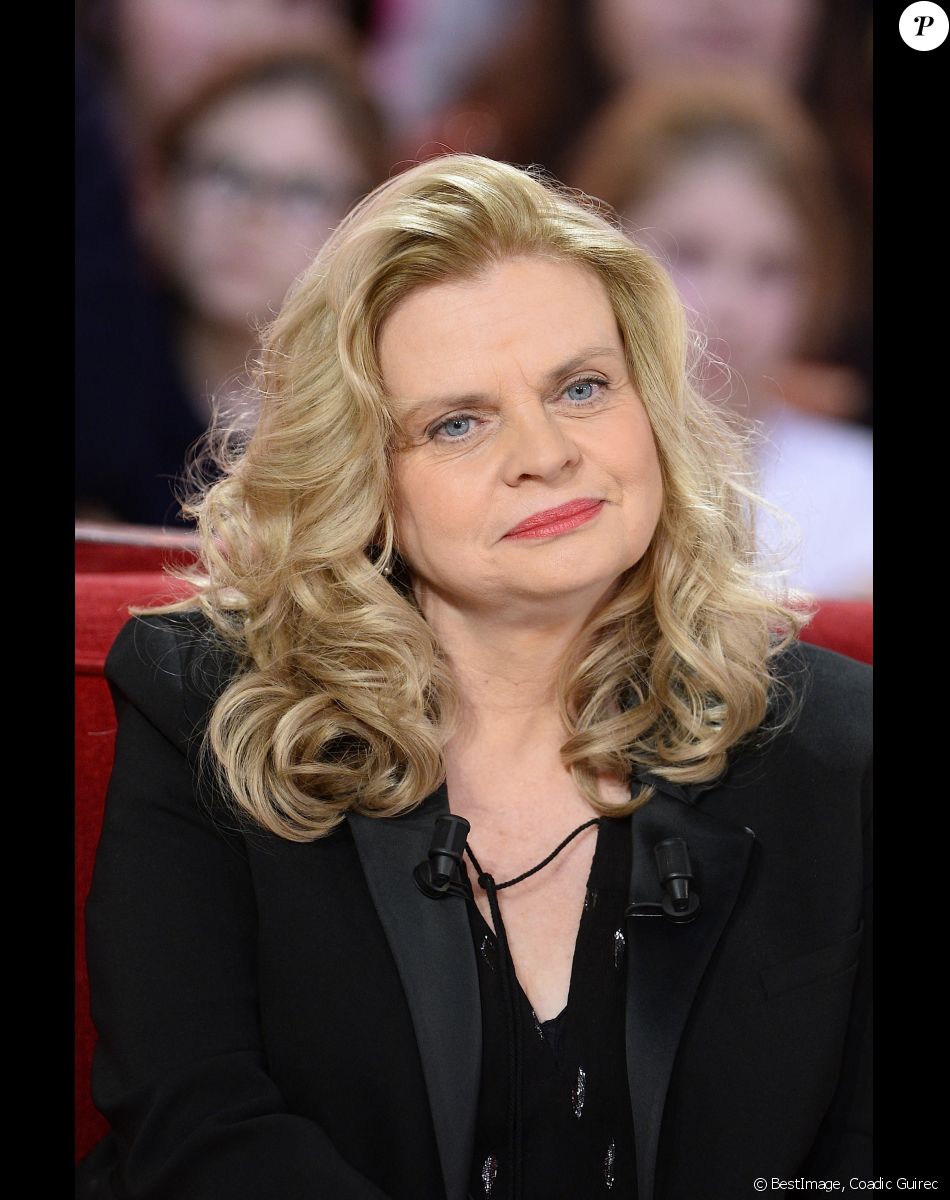 Isabelle Nanty - Enregistrement de l'émission "Vivement Dimanche" à Paris le 3 Fevrier 2016 et qui sera diffusée le 7 Fevrier 2016. © Coadic Guirec/Bestimage