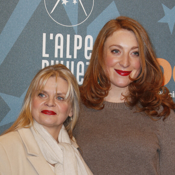 Isabelle Nanty, Sarah Stern - Soirée d'ouverture du 19e Festival International du film de Comédie de l'Alpe d'Huez, le 13 Janvier 2016.