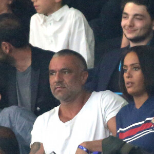 Info - Patrick Antonelli, mari d'Amel Bent condamné à 2 ans de prison ferme - Amel Bent, son mari Patrick Antonelli et Claudia Tagbo - Les célébrités dans les tribunes lors du match des légendes, France98 contre une sélection FIFA 98 à la U Arena à Nanterre, France, le 12 juin 2018. France98 a gagné 3-2. © Bestimage 