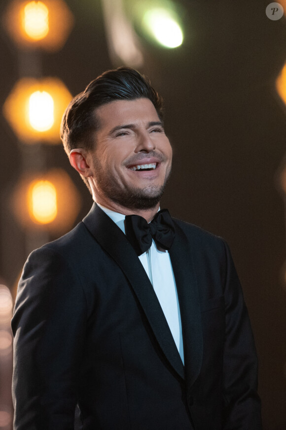 Exclusif - Vincent Niclo - Enregistrement de l'émission "Chantons Aznavour" aux Folies Bergère à Paris, diffusée le 10 décembre à 21h05 sur France 3  © Pierre Perusseau / Bestimage 