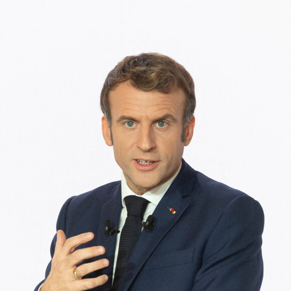 Le président de la République française, Emmanuel Macron donne une conférence de presse à l'Elysée pour présenter la présidence française du Conseil de l'Union européenne. Paris