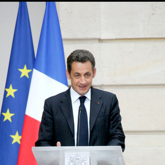 Nicolas Sarkozy lors du rapport pour la nouvelle télévision publique à l'Elysée en 2008