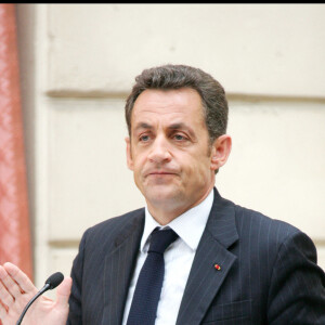 Nicolas Sarkozy lors du rapport pour la nouvelle télévision publique à l'Elysée en 2008