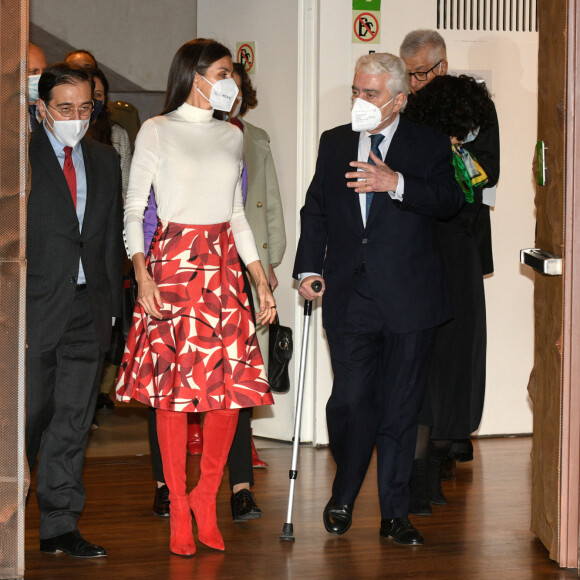 La reine Letizia d'Espagne prononce un discours lors du 75ème anniversaire de l'UNICEF au CaixaForum à Madrid, le 9 décembre 2021.