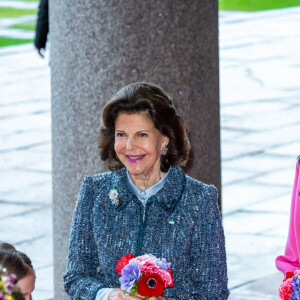 La reine Letizia d'Espagne reçue par la reine Silvia de Suède lors d'un déjeuner à la mairie de Stockholm, le 25 novembre 2021. Le couple royal espagnol est en visite d'Etat de deux jours en Suède.