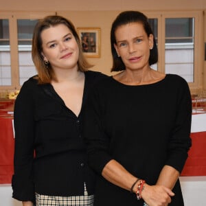 Exclusif - La princesse Stéphanie de Monaco et sa fille Camille Gottlieb - La princesse S.de Monaco et sa fille Camille a remettent des colis aux ainés monégasques au Foyer Rainier III à Monaco. Le 18 novembre 2019. © Bruno Bebert / PRM / Bestimage