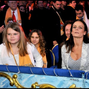 La princesse Stéphanie de Monaco et sa fille Camille Gottlieb au 34e Festival International du Cirque de Monte-Carlo, en 2010.