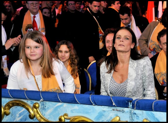 La princesse Stéphanie de Monaco et sa fille Camille Gottlieb au 34e Festival International du Cirque de Monte-Carlo, en 2010.