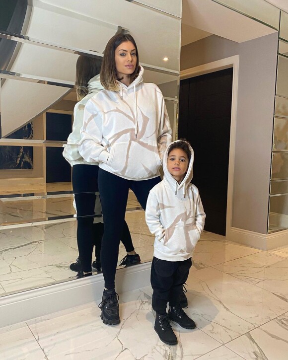 Mélanie Da Cruz et son fils Swan sur Instagram
