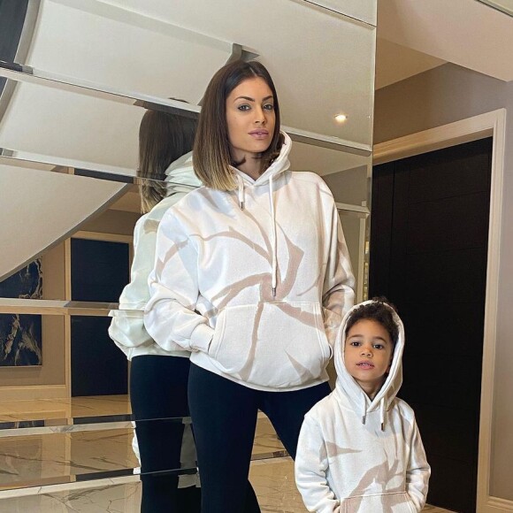 Mélanie Da Cruz et son fils Swan sur Instagram