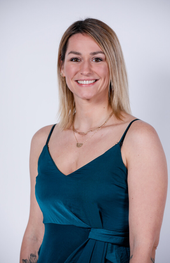 Laure, candidate de "Mariés au premier regard", photo officielle de M6