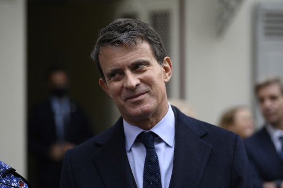 Manuel Valls lors de la visite de la Maison Zola et l'inauguration du musée Dreyfus à Medan, France