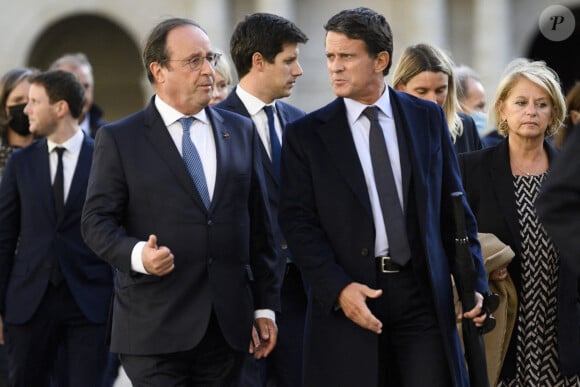 L'ancien premier ministre, Manuel Valls et l'ancien président François Hollande lors de l'hommage national au soldat Maxime Blasco à l'hôtel des Invalides, à Paris, France, le 29 septembre 2021.