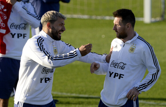 Lionel Messi et Sergio Aguero - Lionel Messi s'entraîne avec l'équipe d'Argentine à Palma de Majorque, le 12 novembre 2019. Le joueur du FC Barcelone est aux côtés de S. Aguero du club de Manchester City.