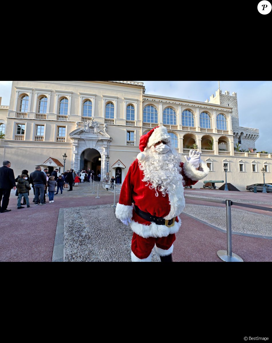 Arbre de Noël du palais princier pour les enfants monégasques au palais princier en présence du prince Jacques et de la princesse Gabriella de Monaco, la princesse Stéphanie et de ses enfants Louis Ducruet et Camille Gottlieb, le 15 décembre 2021. © Bruno Bebert / Bestimage