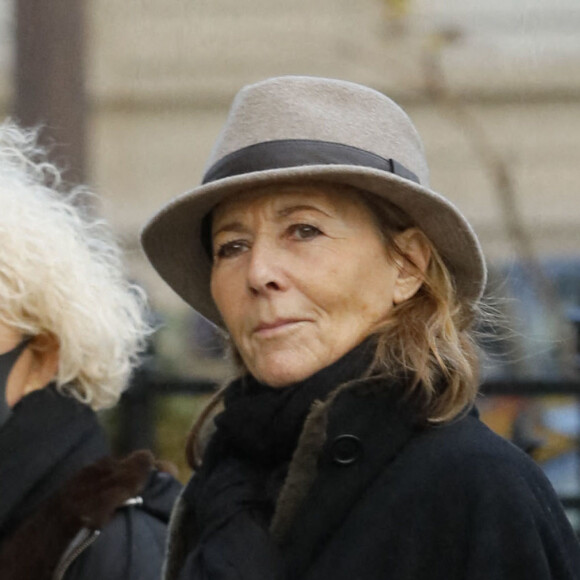 Exclusif - Claire Chazal arrive aux obsèques de Jean-Marie Rossi en l'église Saint-François-Xavier à Paris le 10 décembre 2021. © Christophe Clovis/Bestimage 