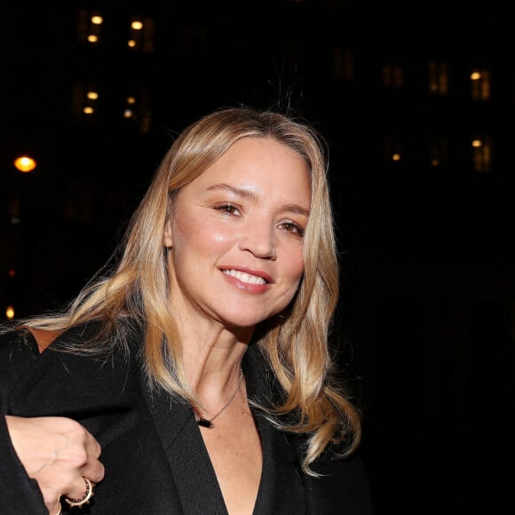 Exclusif - Virginie Efira arrive à l'avant-première du film "En Attendant Bojangles" au cinéma Pathé Opéra à Paris, le 16 décembre 2021. © Panoramic/Bestimage