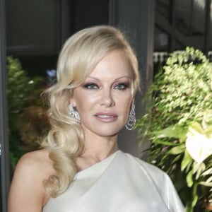 Mariage - Pamela Anderson s'est mariée avec son garde du corps, Dan Hayhurst - Pamela Anderson à la 17ème édition du "Dîner de la mode du Sidaction" au Pavillon d'Armenonville à Paris, France, le 24 janvier 2019. Depuis 2003, ce dîner permet de montrer l'engagement indéfectible du monde de la mode en faveur de la lutte contre le sida. © Olivier Borde/Bestimage 