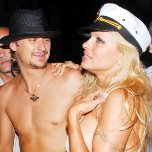 Pamela Anderson et Kid Rock au Nikky Beach de Saint-Tropez, le 29 juillet 2006.