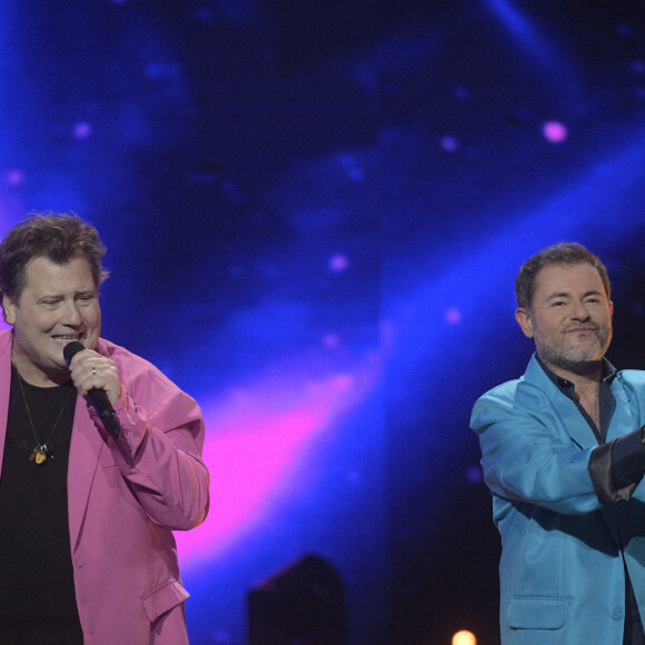 Exclusif - Sacha Goëller du groupe "Début de Soirée" et Jérôme Anthony - Enregistrement de l'émission "Tout le monde chante contre le cancer" au Palais des Congrès à Paris, diffusée le 23 décembre sur W9. © Giancarlo Gorassini-Cyril Moreau / Bestimage 