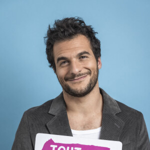 Exclusif - Amir Haddad - Backstage de l'émission "Tout le monde chante contre le cancer" au Palais des Congrès à Paris, diffusée le 23 décembre sur W9. © Giancarlo Gorassini-Cyril Moreau / Bestimage