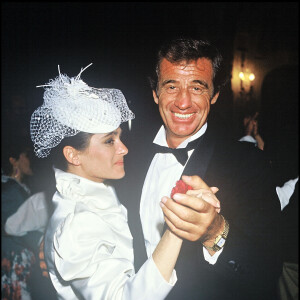 Archives - Jean-Paul Belmondo et sa fille Patricia le jour de son mariage.