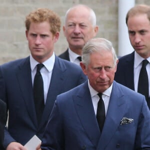 Prince Harry, Prince William et Prince Charles - La famille royale d'Angleterre assiste aux obsèques de Hugh van Cutsem en la cathédrale de Brentwood.