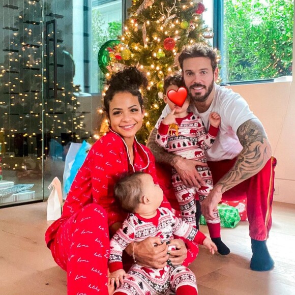 M. Pokora, Christina Milian et leurs fils Kenna et Isaiah à Noël.