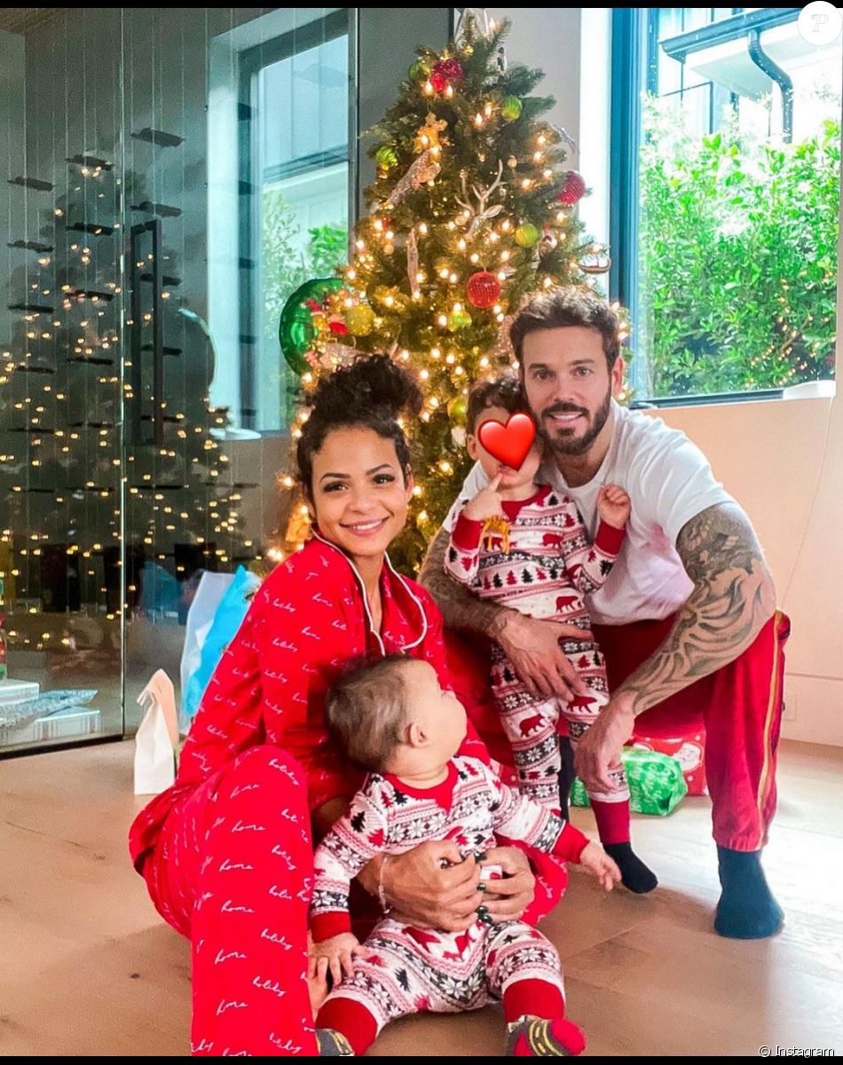 M. Pokora, Christina Milian et leurs fils Kenna et Isaiah à Noël.