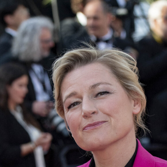 Anne-Elisabeth Lemoine lors de la montée des marches de la cérémonie de clôture du 72ème Festival International du Film de Cannes, le 25 mai 2019. 