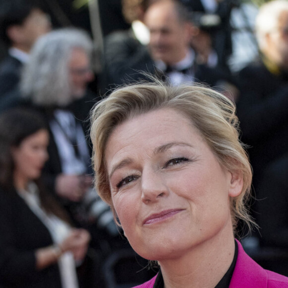 Anne-Elisabeth Lemoine lors de la montée des marches de la cérémonie de clôture du 72ème Festival International du Film de Cannes, le 25 mai 2019. 