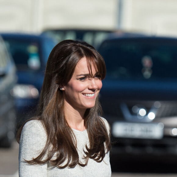 Catherine Kate Middleton, la duchesse de Cambridge visite des détenues de la prison pour femmes de HMP Send près de Woking, le 25 septembre 2015.