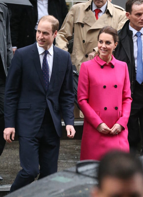 Catherine Kate Middleton, la duchesse de Cambridge enceinte et le prince William visitent la fondation "The Door/City Kids" lors de leur voyage officiel à New York, le 9 décembre 2014.