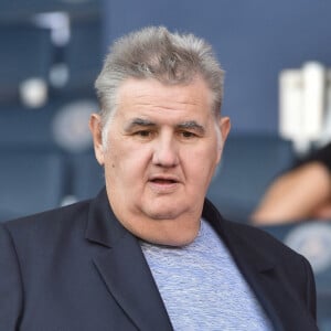 Pierre Ménès dans les tribunes lors du match de championnat de Ligue 1 Conforama opposant le Paris Saint-Germain au Racing Club de Strasbourg Alsace au Parc des princes à Paris, France, le 14 septembre 2019. Le PSG a gagné 1-0. © Giancarlo Gorassini/Bestimage