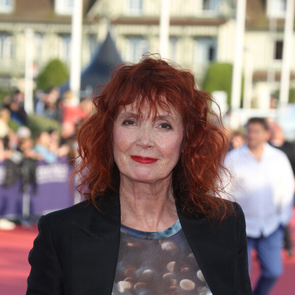 Sabine Azéma - Tapis rouge avant la projection de "Good Time" lors 43ème Festival du Cinema Americain de Deauville le 2 septembre 2017. © Denis Guignebourg/Bestimage 